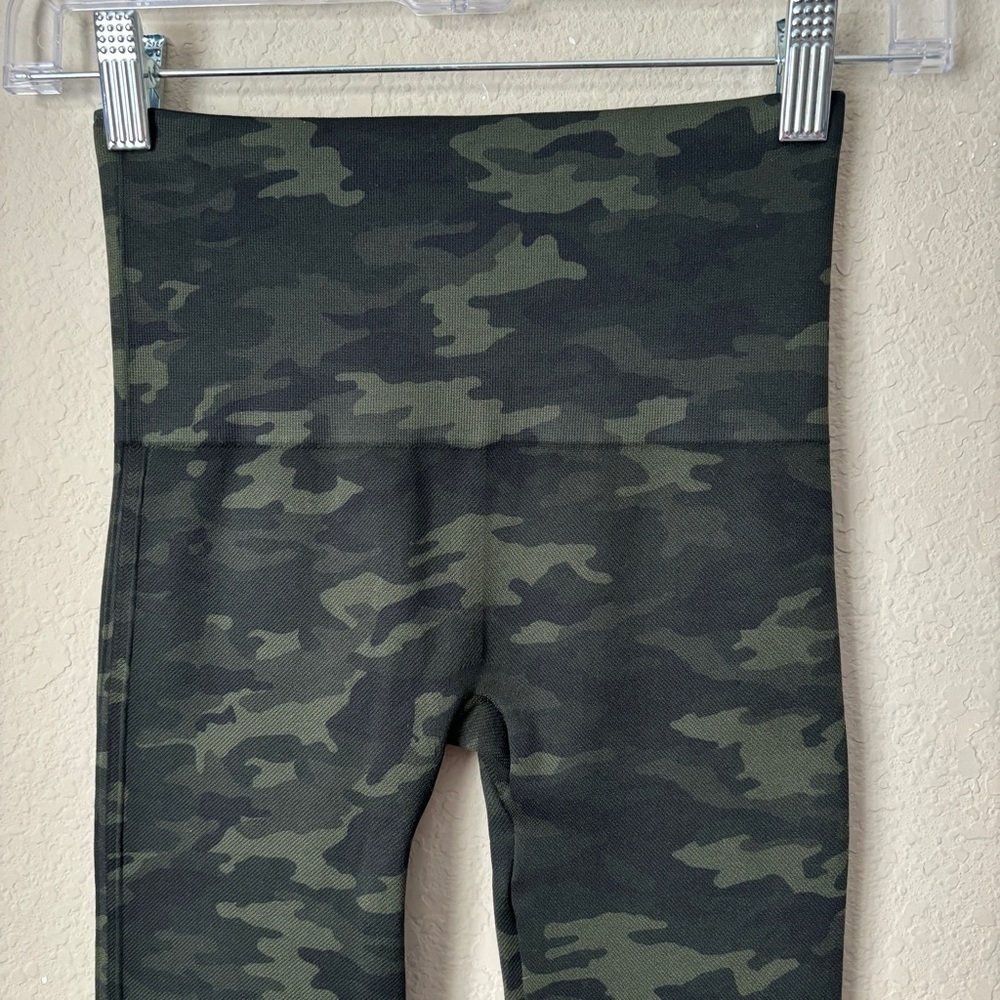 Spanx Camo Print Look at Me Now Seamless Leggings - Picture 4 of 9